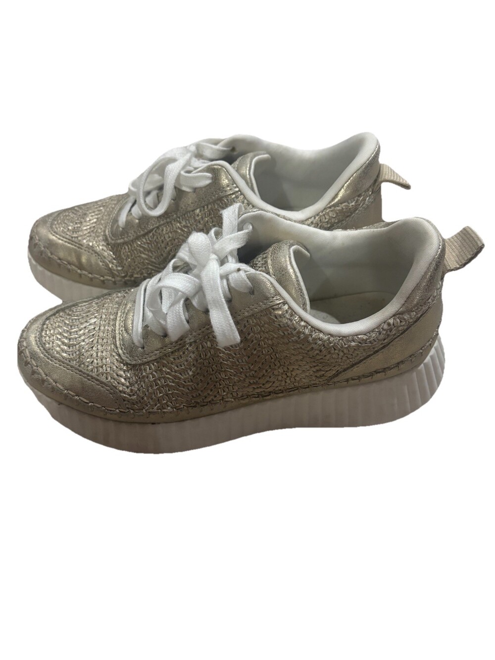 Universal Thread Gold Metallic Lace Up Lightweight Women's Sneakers - Picture 1 of 5